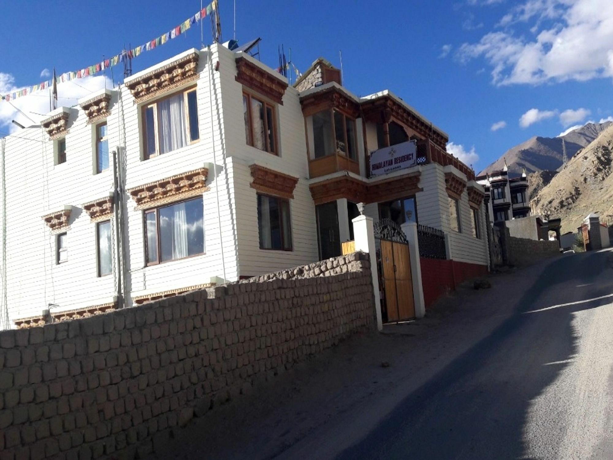 Готель Himalayan Residency Ladakh Лех Екстер'єр фото